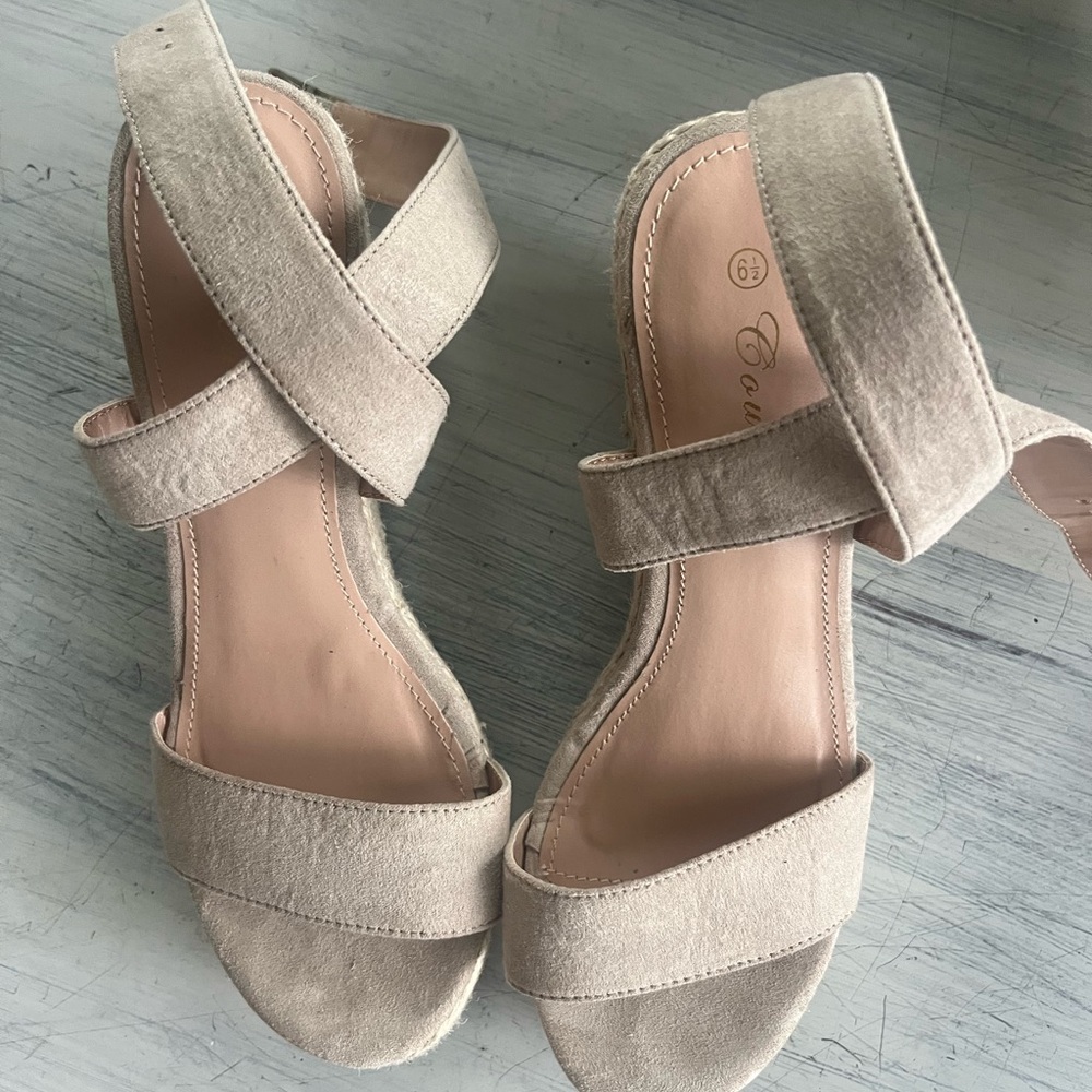 Elegant Beige Wedges